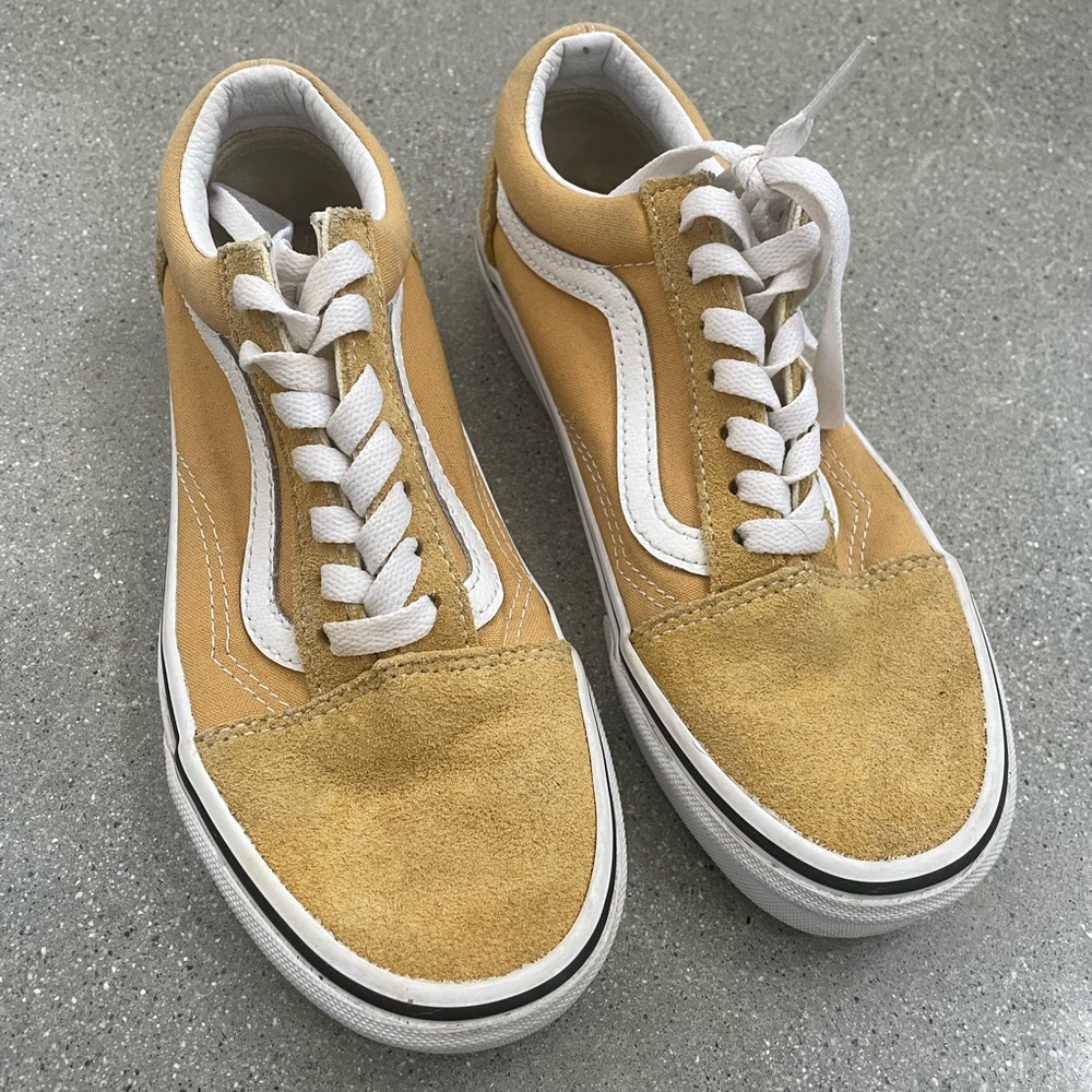 Vans Men's Beige and White Sneakers